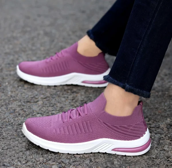 Women sports shoe